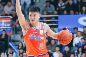 媒體人：黎伊揚(yáng)收到福建給的C類合同 其他球隊(duì)可于7月30日前匹配