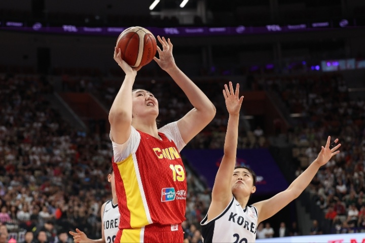 張佳瑋：張子宇需要專門配陣 防守得聯(lián)防 進(jìn)攻得有人給她喂球