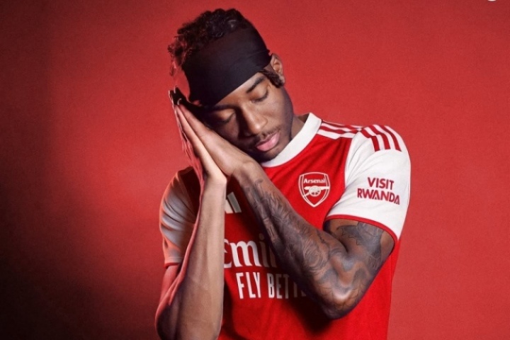 記者：阿森納很滿意馬杜埃凱的價(jià)格，塔帥不視他為替補(bǔ)且很看好他