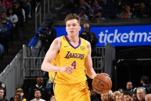 美媒：之前交易未成影響了克內(nèi)克特的心態(tài) 現(xiàn)在布朗尼狀態(tài)更好