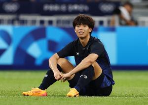 高井幸大熱刺初體驗(yàn)：翻譯隨身+累癱草地，英超強(qiáng)度已經(jīng)初露崢嶸!