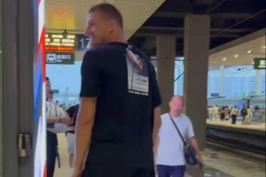 約基奇第一次嘗試與高鐵“賽跑” 你們覺得誰贏了？