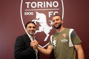 迪馬濟(jì)奧：都靈后衛(wèi)瓦盧基維茨已離開(kāi)集訓(xùn)地，即將加盟薩索洛