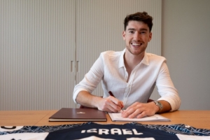 官方：都靈簽下25歲葡萄牙體育門將弗蘭科-伊斯萊爾