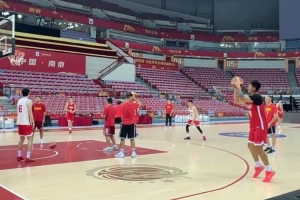 今晚對陣波黑！中國男籃上午熱身訓(xùn)練 趙睿&胡明軒著重練三分