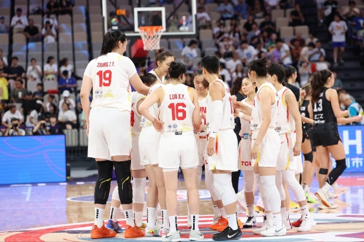 楊毅：中國(guó)女籃打“頂級(jí)落后籃球” 中國(guó)籃球出不了河村&田中心