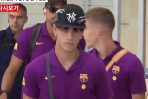 巴薩全隊(duì)抵達(dá)首爾，現(xiàn)場歡呼聲震耳欲聾&巴薩球員一臉淡定