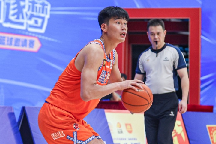 狀元楊曦皓給熱身賽首秀打50分：有很多球沒打進和失誤