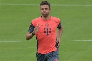 再無(wú)25號(hào)！圖片報(bào)：穆勒回拜仁恢復(fù)訓(xùn)練，向萊默爾借27號(hào)訓(xùn)練服