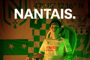 官方：南特租借美因茨中場洪賢錫，并擁有買斷選項