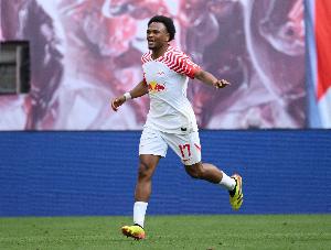 德天空：桑德蘭有意奧蓬達(dá)，但萊比錫是否愿意出售存在疑問