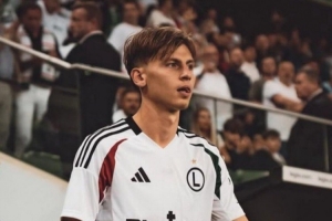 羅馬諾：羅馬和烏迪內(nèi)斯向華沙萊吉亞報(bào)價(jià)，共同爭(zhēng)奪20歲波蘭中衛(wèi)