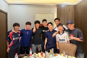 陜西重慶賽后國安青訓(xùn)眾人聚會(huì)，梁少文曬照：天高任鳥飛