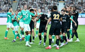 紐卡球員為孫興慜列隊！埃迪豪：事前沒商量過，都是球員們自發(fā)的