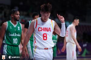 隊長擔(dān)當(dāng)！趙睿15中8&三分6中3砍19分4板6助 多次挺身而出穩(wěn)局面