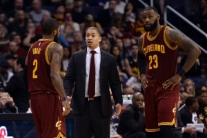 歐文：和老詹打球會被置于風口浪尖 我退役后你們會聽到真實故事