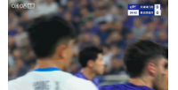 楊帆頭球破門，隨后VAR介入檢查判定犯規(guī)在先進(jìn)球無效！