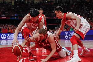 男籃19年擊敗波蘭會(huì)如何？蘇群：不會(huì)走外教彎路 也能多打歐洲隊(duì)