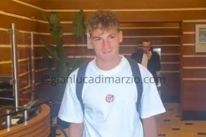 S-埃斯波西托接受卡利亞里的體檢：很高興來(lái)到這里，加油卡利亞里