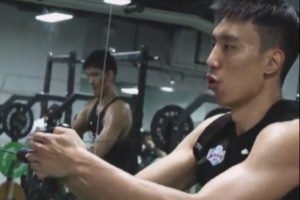 揮灑汗水！天津男籃曬訓(xùn)練視頻：周五力量走起