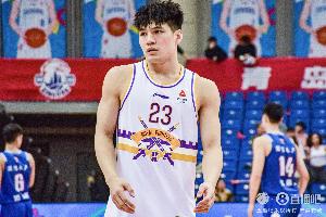 按CBA規(guī)定 今天是北控&天津決定是否匹配陳國(guó)豪&杜伯超合同截止日