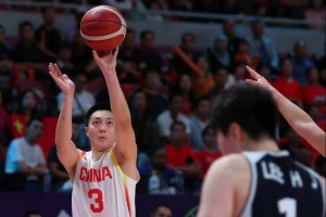 媒體人：期待胡明軒的表現(xiàn) 現(xiàn)在不是給一個(gè)球員下結(jié)論的時(shí)候