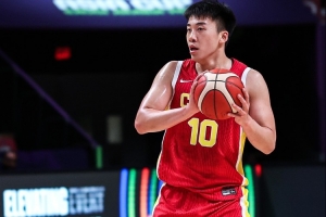 周琦：王俊杰補(bǔ)強(qiáng)了中國(guó)男籃4號(hào)位這一短板 他的技術(shù)特點(diǎn)很全面