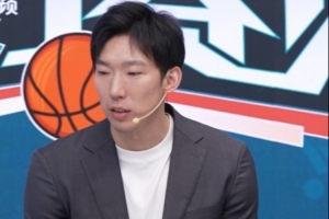 中國(guó)貝弗利！周琦：防守干得特別好 這就是高詩(shī)巖留下的原因