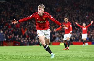 記者：那不勒斯權(quán)衡是否引進(jìn)霍伊倫，曼聯(lián)及球員要求強(qiáng)制買斷條款