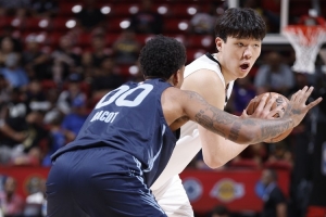 隊(duì)記：夏聯(lián)少有大個(gè)子能像楊瀚森這么傳球 以前只有本西做到過