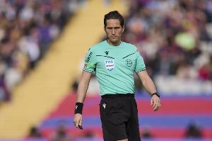 西媒：西甲裁判將首度解釋比賽爭(zhēng)議判罰，9月9日后實(shí)施