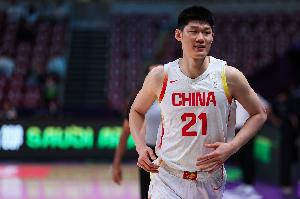 中國國家隊(duì)官方稱贊胡金秋：從新秀到領(lǐng)袖蛻變 沉默基石熱血擔(dān)當(dāng)