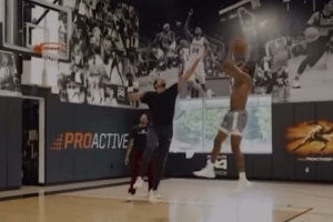 投籃弧度調(diào)高了？杰倫-格林曬近期訓(xùn)練視頻：練習(xí)轉(zhuǎn)身后仰跳投