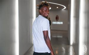 隆戈：富勒姆與米蘭就丘庫(kù)埃澤達(dá)口頭協(xié)議，總價(jià)2400萬(wàn)到2500萬(wàn)歐