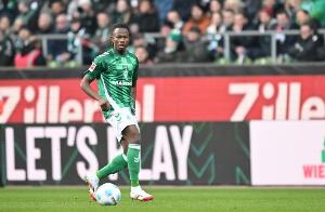 記者：萊斯特城、伊鎮(zhèn)、巴黎FC、漢堡有意曼城邊衛(wèi)卡博雷