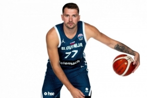 明天凌晨2點半迎小組賽首秀！東契奇曬斯洛文尼亞國家隊定妝照