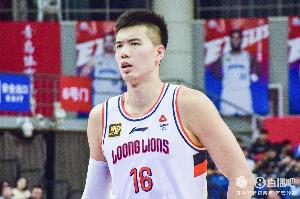 直播吧：焦泊喬愿意前往廣東效力 此前上海是他的理想下家