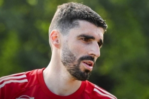 法媒稱巴黎FC將簽下中場(chǎng)里斯-梅洛，布雷斯特主帥確認(rèn)他已經(jīng)離隊(duì)