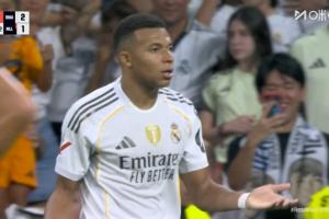 姆總?cè)藭灹?！姆巴佩再次破門被吹越位，本場已三次越位