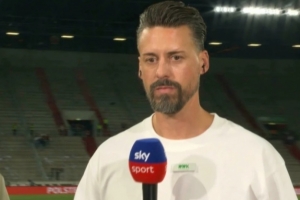 撞暈對手！奧堡主帥談費爾豪爾腦震蕩：博伊在場上就該立刻道歉