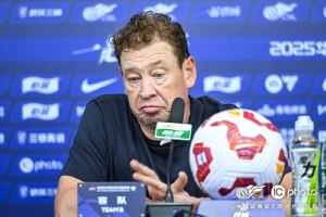 斯盧茨基：今天讓對手反擊打入一球，這樣的結(jié)果讓我們非常痛心