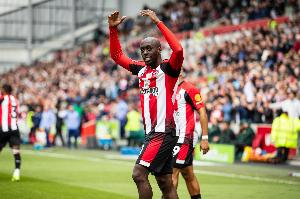 有錢買人了！跟隊(duì)：紐卡重啟28歲維薩談判，小蜜蜂要價(jià)6500萬鎊