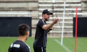 小赫內(nèi)斯否認執(zhí)教費內(nèi)巴切：沒收到過興趣，都是媒體炒作