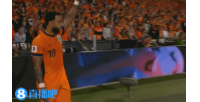 荷蘭領(lǐng)先！鄧弗里斯飛身躍起頭球破門(mén)，德佩助攻