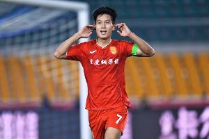 中甲球王水分大？向余望20輪14球，U22兩戰(zhàn)魚腩0球&頻頻浪費(fèi)良機(jī)