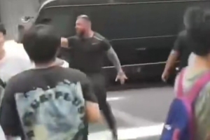 媒體人談老詹中國行保鏢辱罵球迷：球迷范圍很廣 要看球迷做了啥