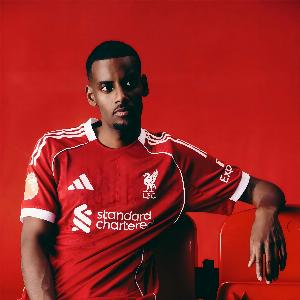 泰晤士報(bào)：考慮到伊薩克的健康，斯洛特選擇讓他不隨隊(duì)客戰(zhàn)伯恩利