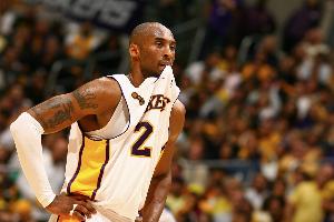 查爾莫斯：科比場下超級謙遜 我跟腱撕裂時他主動聯(lián)系我