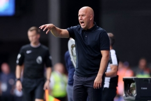 回聲報(bào)：新陣容能否應(yīng)對英超和歐冠雙線考驗(yàn)，是斯洛特的新問題