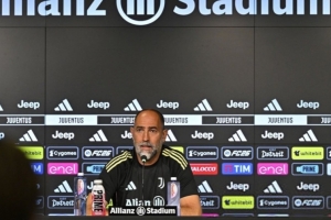 2場丟8球？圖多爾：8個(gè)球有7個(gè)不是門將的責(zé)任，他將全程擔(dān)任一門